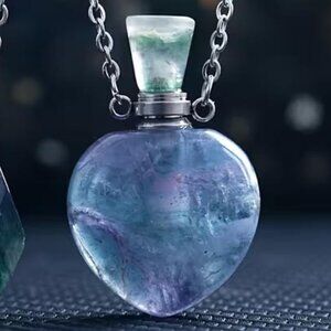HANDCARVED PURPLEY LABRADORITE STONE POISON PERFUME BOTTLE NECKLACE 65